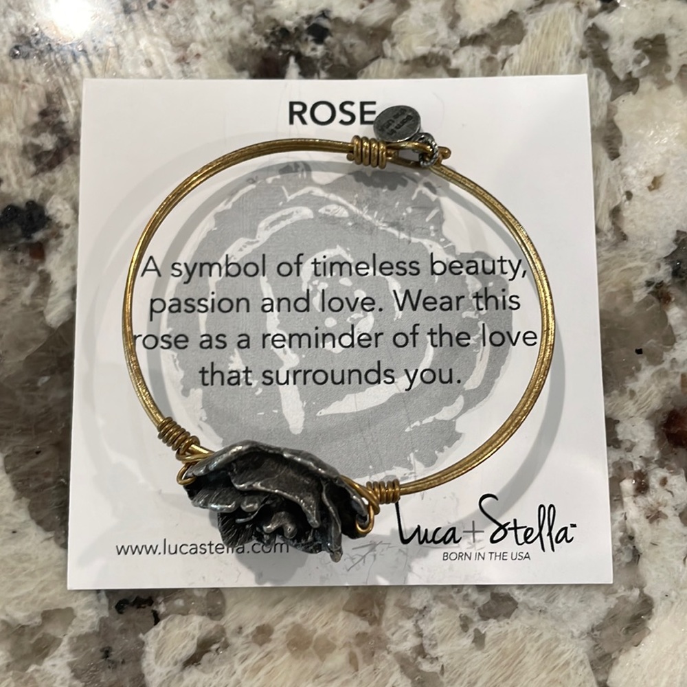 Luca & Stella Rose wire bracelet
